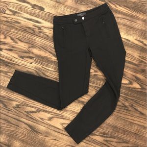 Stitch-front Point Legging sz 2